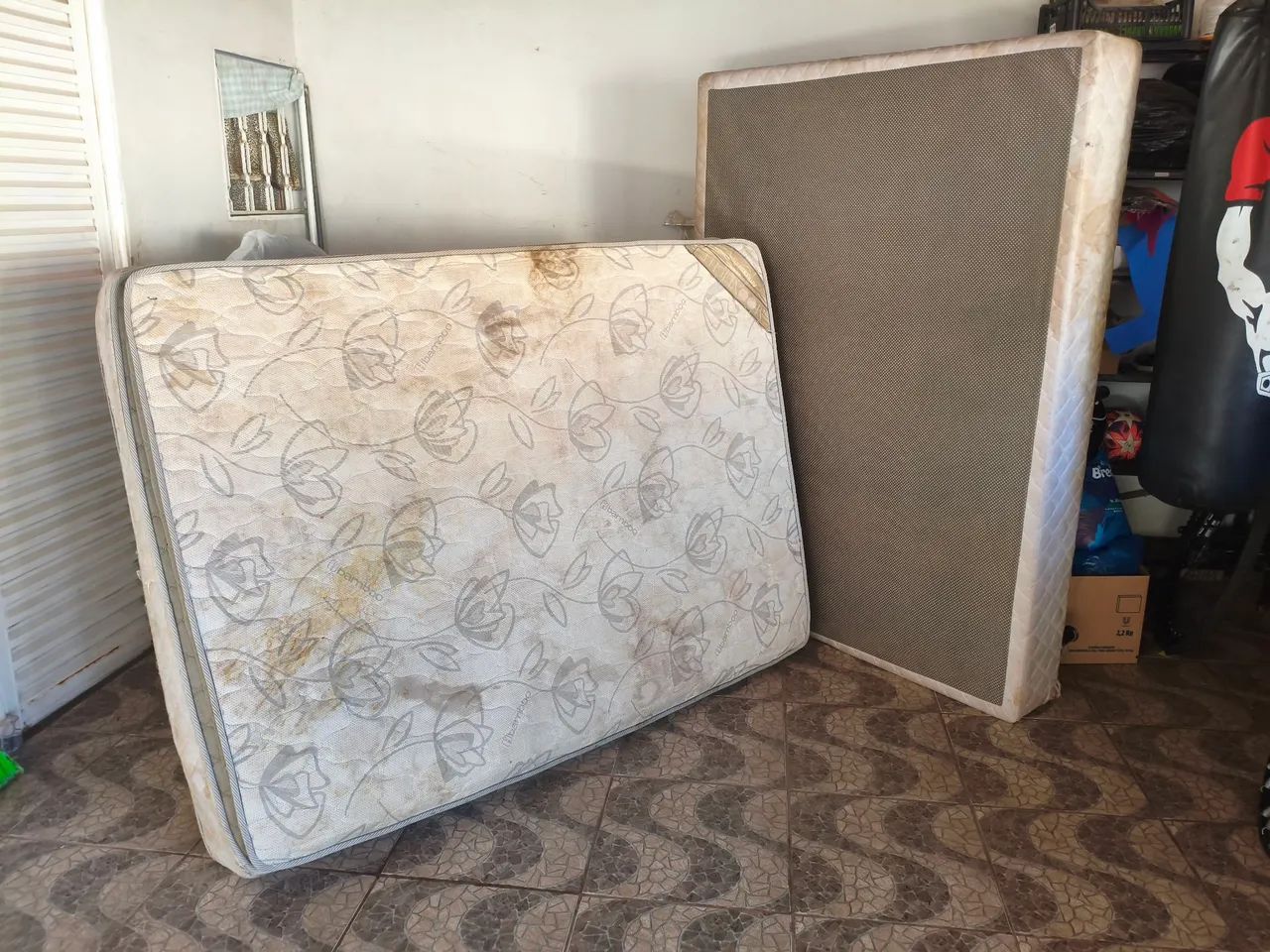 Cama casal box + colchão 