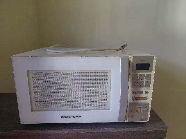 Microondas 30 litros brastemp cor branco - Foto 3