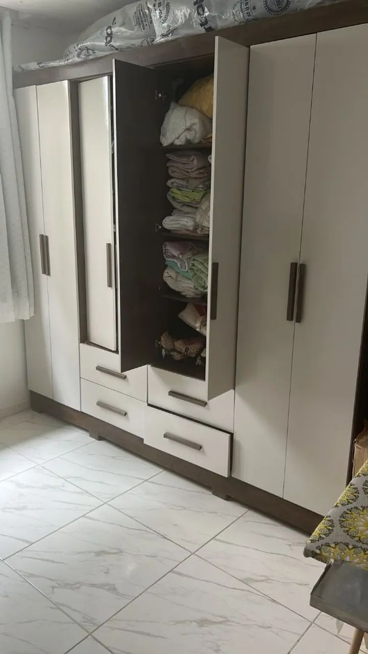 Guarda roupa 6 portas 