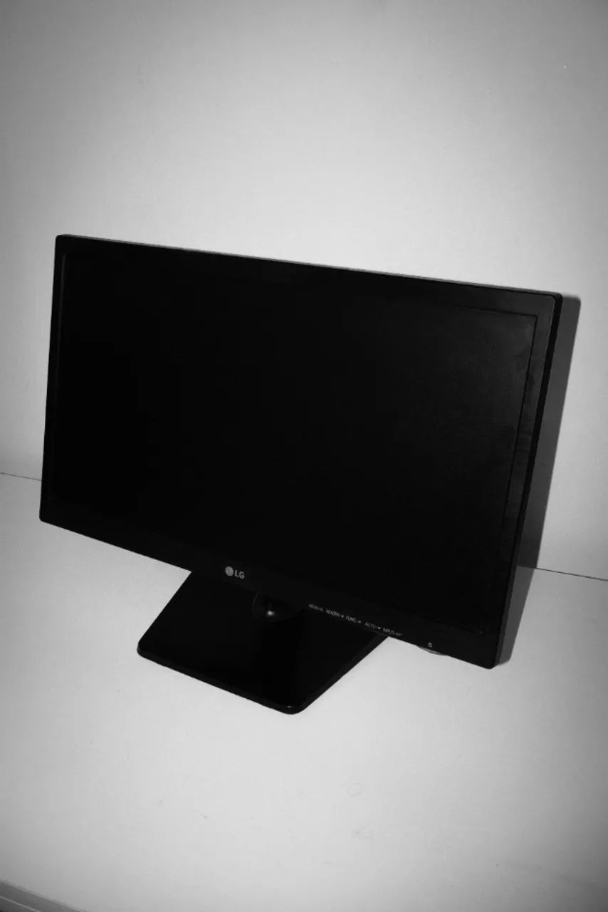 MONITOR LG 19.5 POLEGADAS HD COM CABO FONTE E VGA - Foto 5