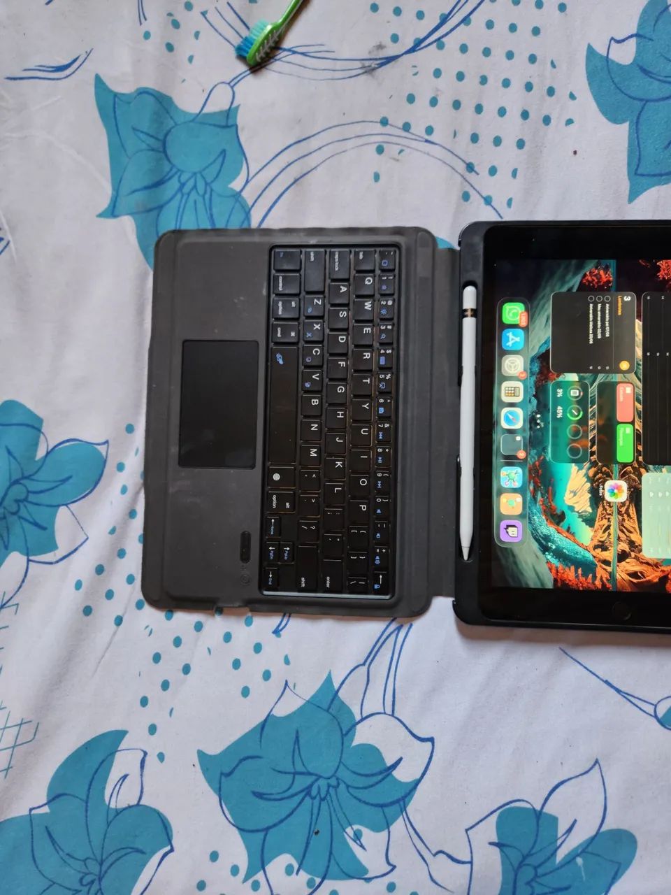 Ipad 9 com caneta original e teclado  - Foto 2