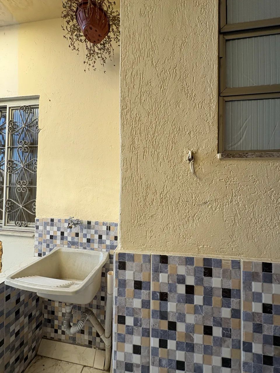 Alugo Apartamento Sem Condomínio no Centro de Nilópolis  - Foto 4