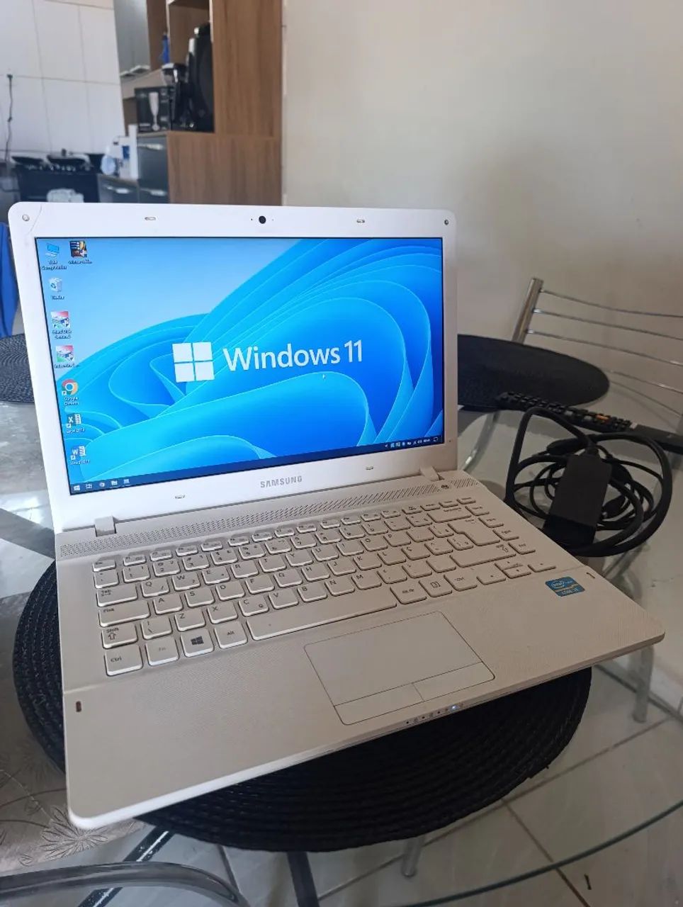 Notebook Samsung Intel Core i3 6GB RAM Bateria Boa Em Boas Condições 