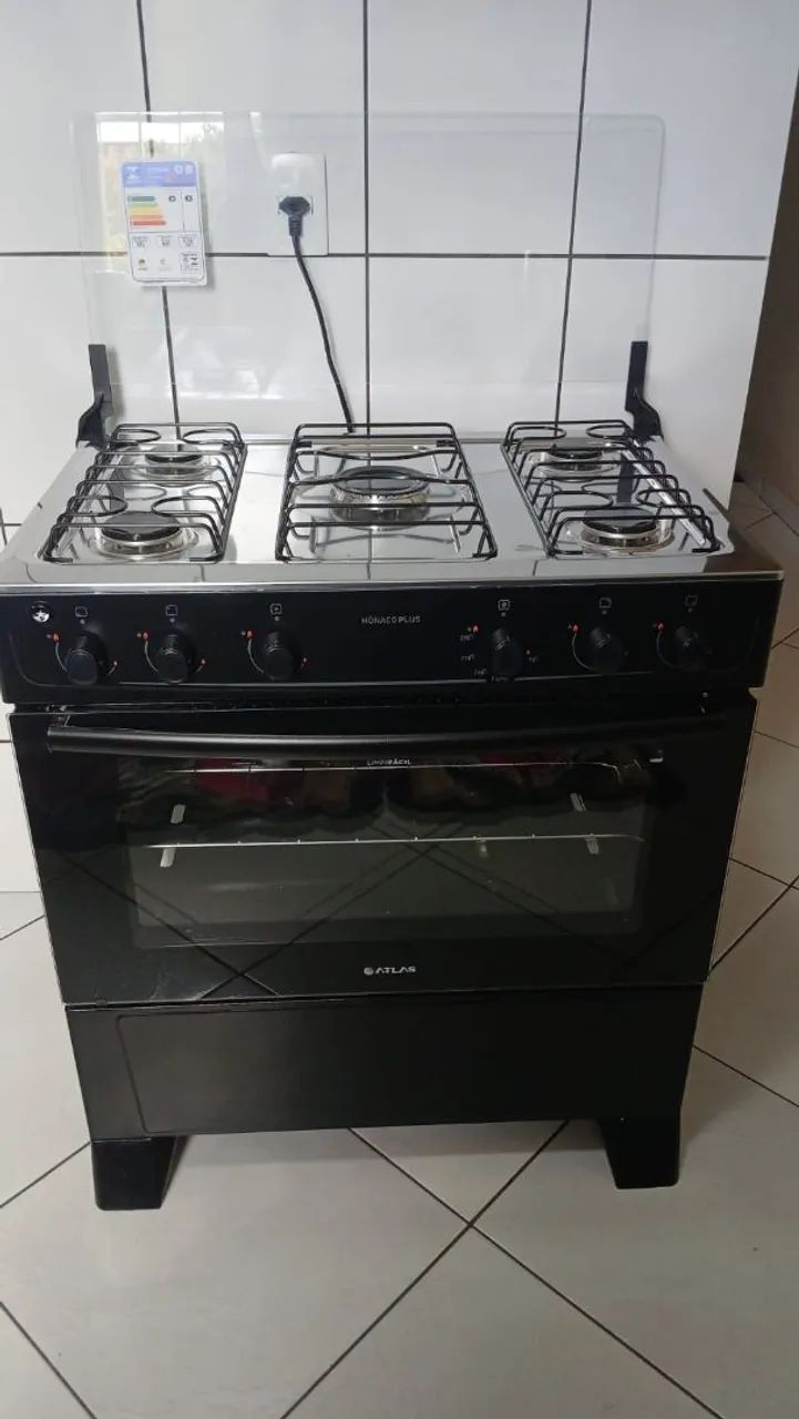 Fogão novo com nota e garantia.