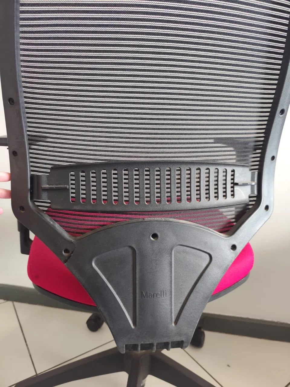 Cadeira Ergonômica Marelli com Encosto em Tela Regulável para Escritório e Home Office - Foto 6
