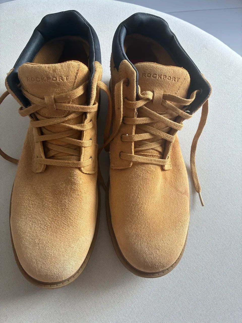 BOTA PRATICAMENTE NOVA ROCKPORT - a prova d?água 43-44