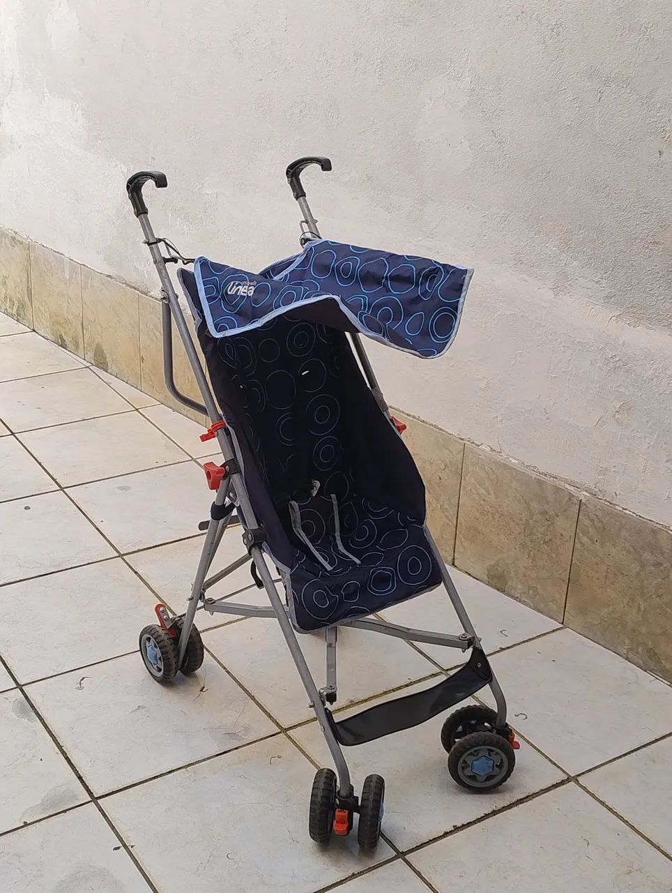 Carrinho de bebê tipo guarda chuva