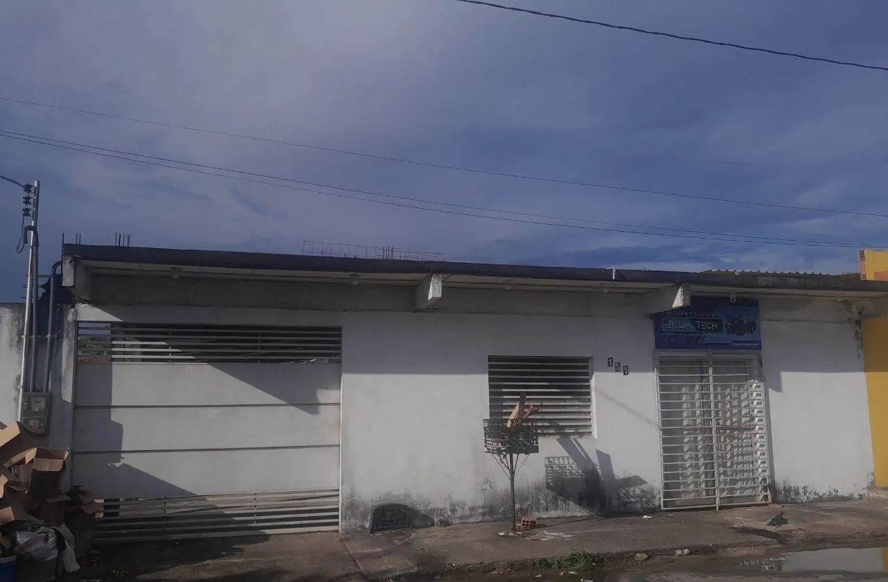 //Casa com piscina próxima à Avenida das Flores  - Foto 4