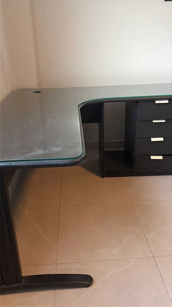 Mesa Executiva em L Em Madeira com Vidro Temperado - Foto 2