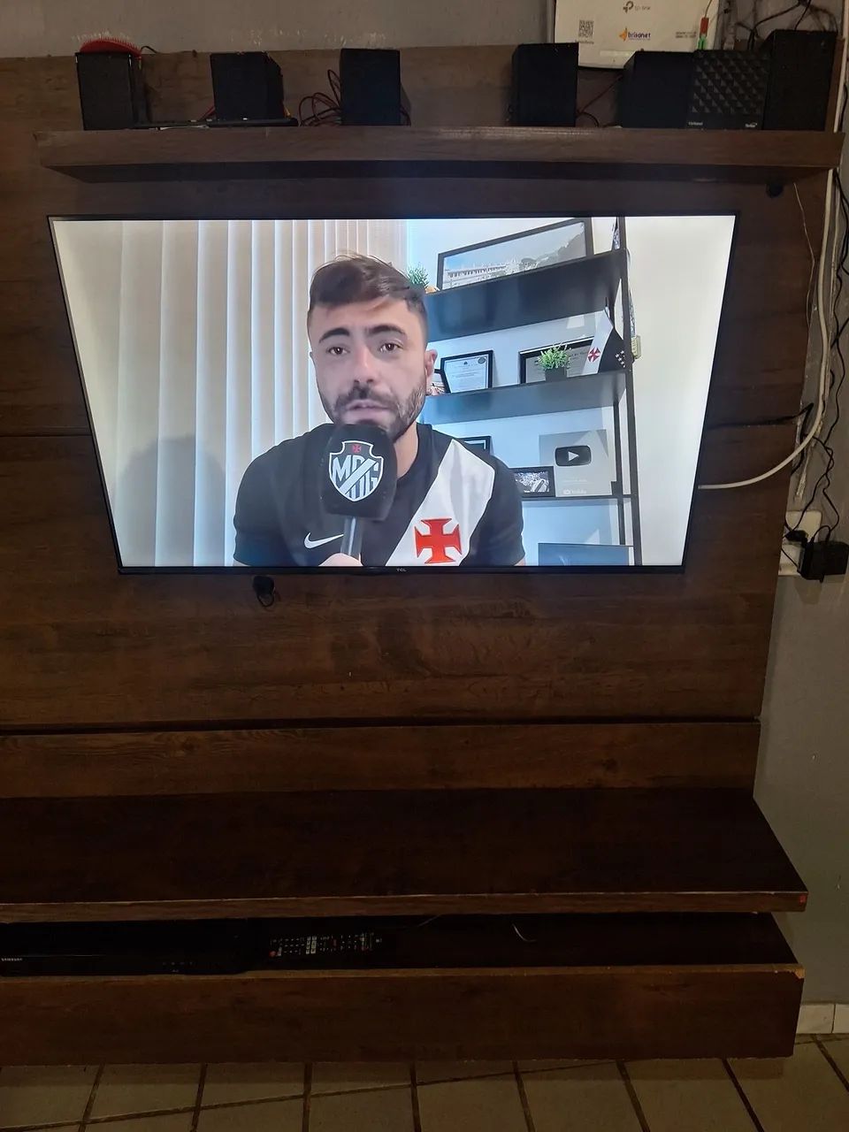Tv tcL 43 polegadas 1.300 , retirada no bairro das indústrias, ( *