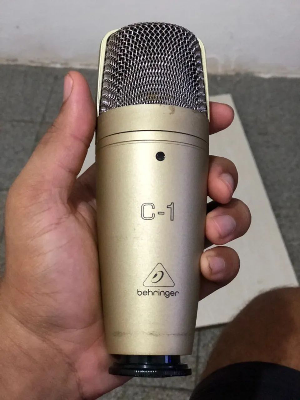 MICROFONE BEHRINGER C1