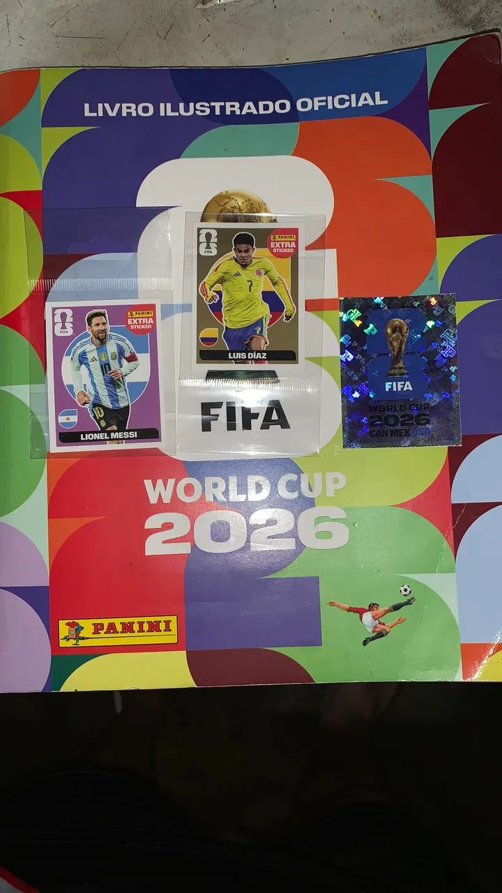 KIT DE LEGENDS MESSI BORDO E LUIZ DÍAZ OURO MAIS FWC 8 - Foto 4