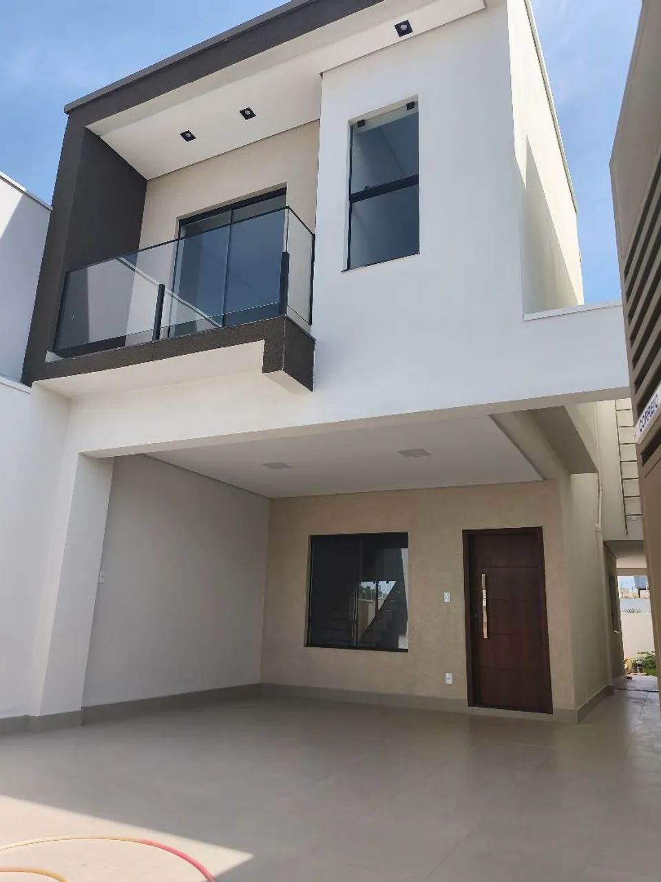 Casa Nova de 3Quartos no Santa Marta