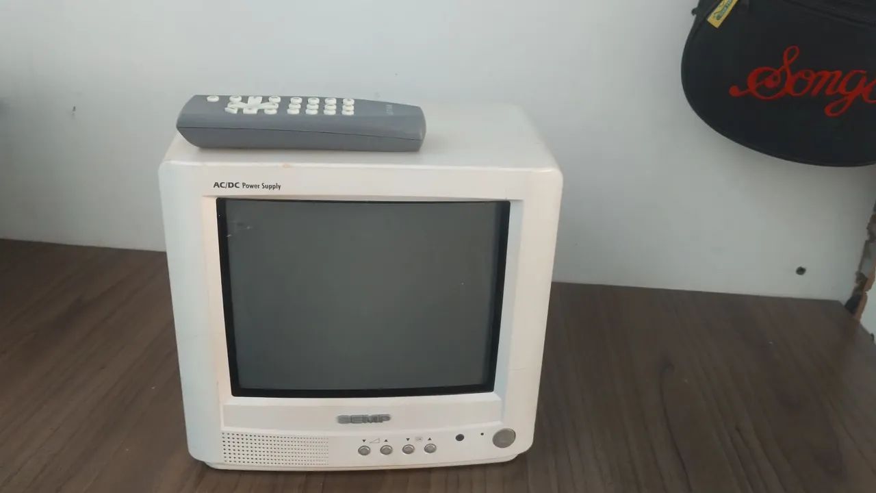 Tv de Tubo Semp 10 polegadas modelo 1030 com rádio Fm  - Foto 4