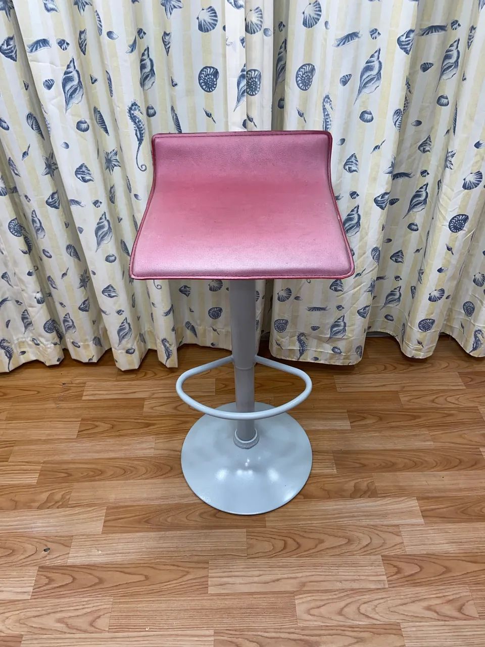 Banqueta com regulagem de altura
