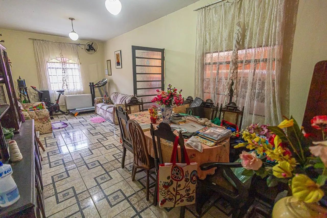 Casa à Venda - Heliópolis, 3 Quartos, 400 m2