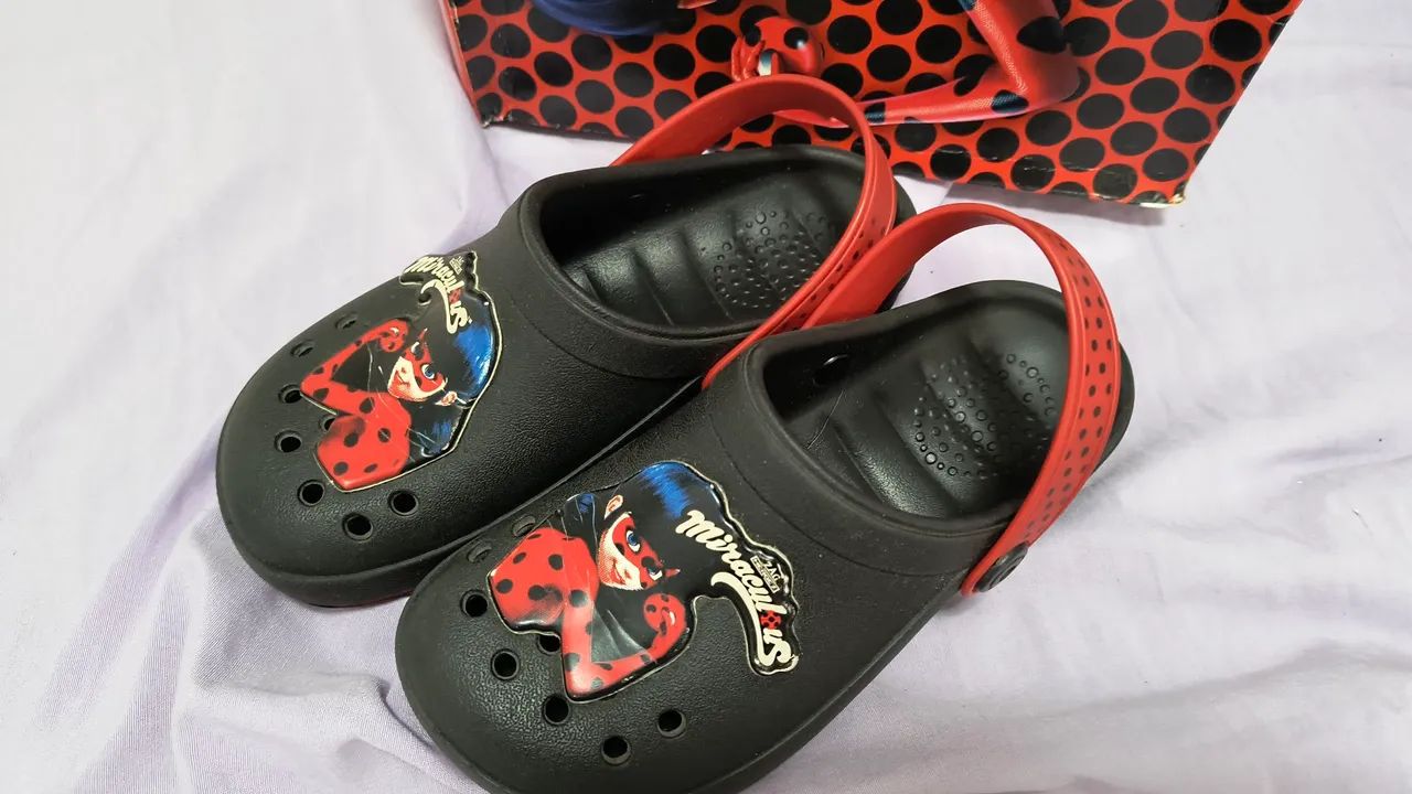Crocs Ladybug 31 na caixa - Foto 2