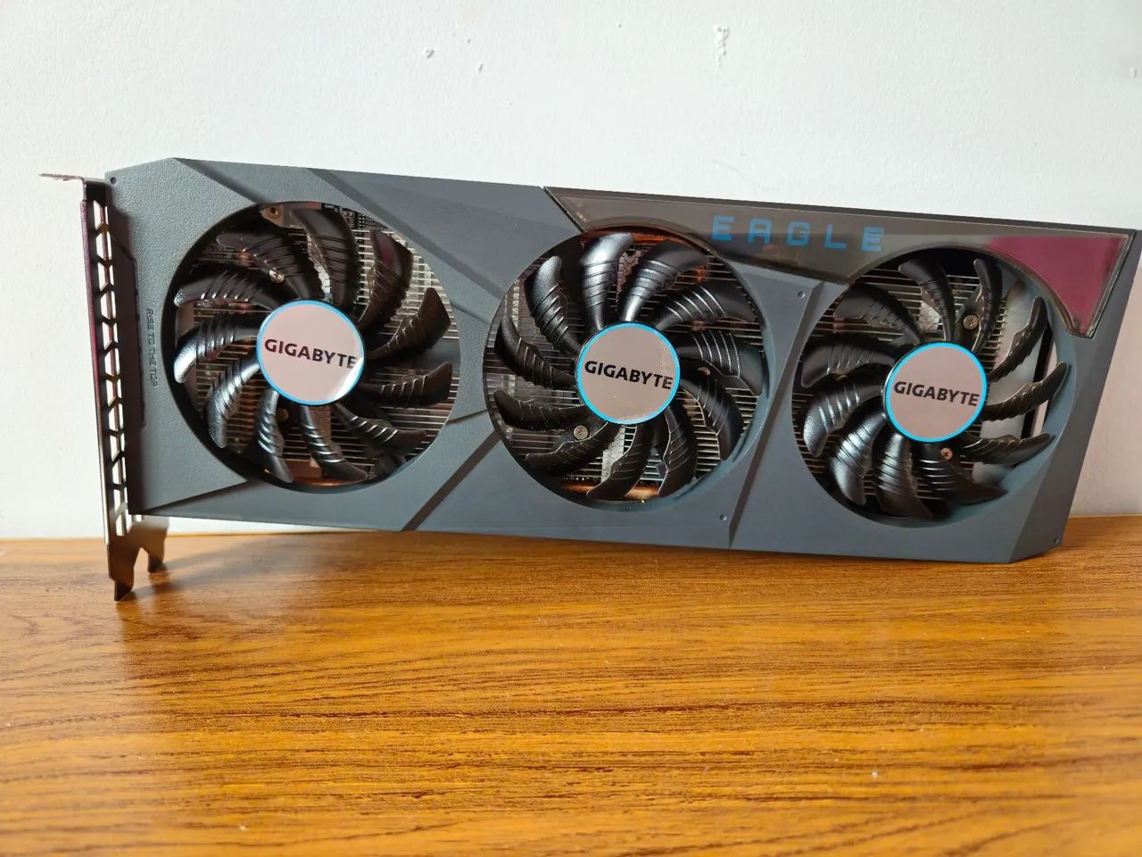 RADEON RX 6600 GIGABYTE  EAGLE<br>