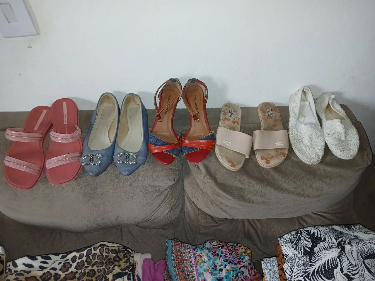 Roupas e sapatos em ótimo estado. - Foto 3