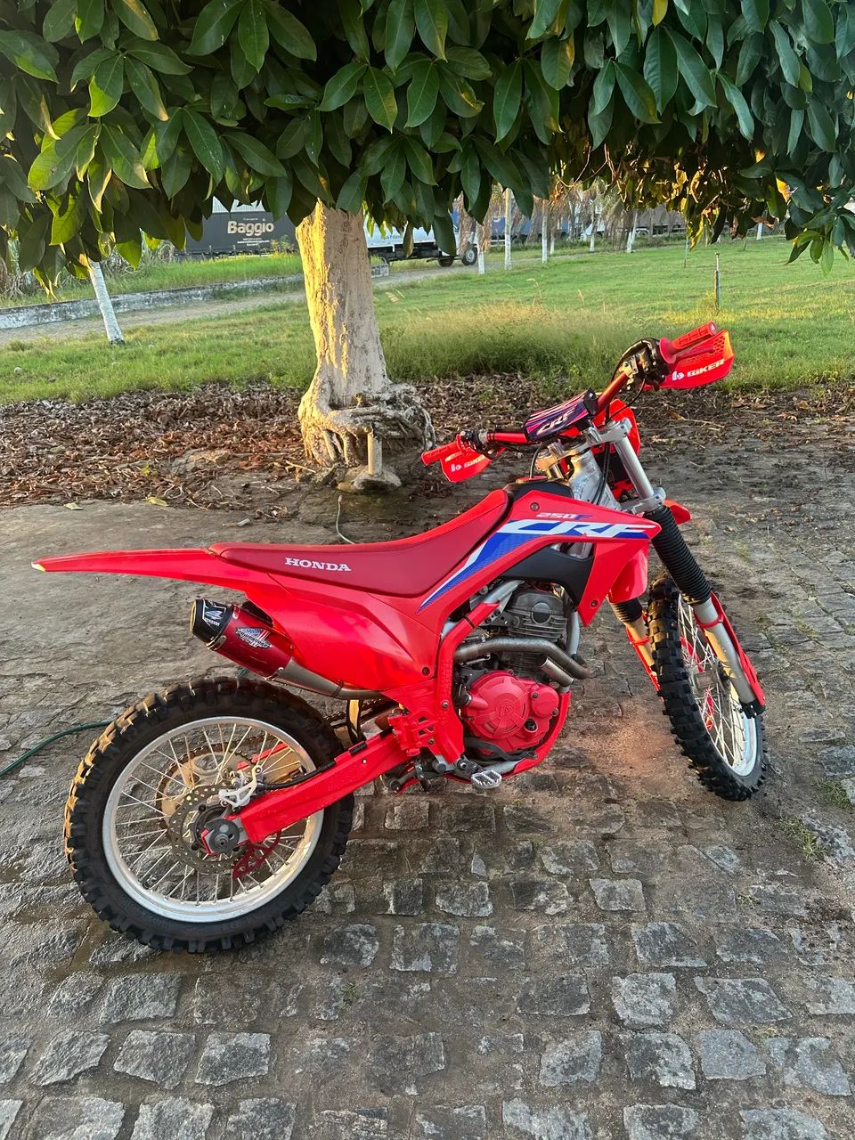 CRF 250 2022 TODA EQUIPADA