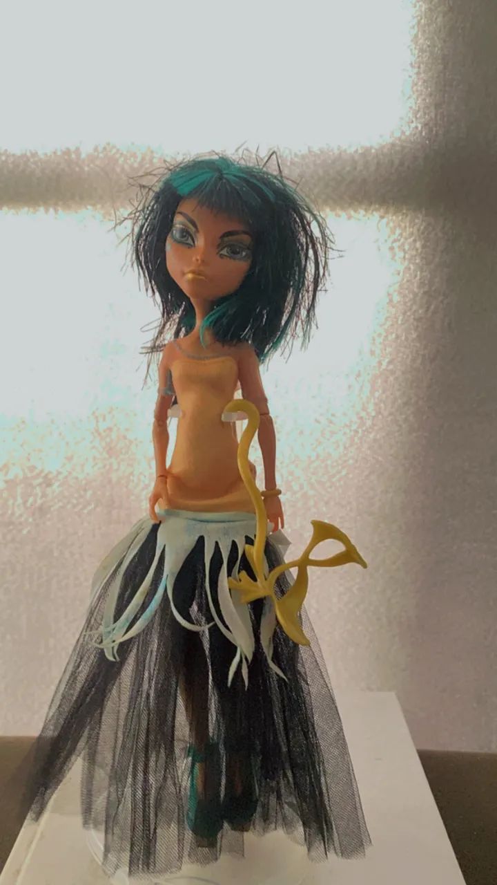 Boneca Cléo monster high
