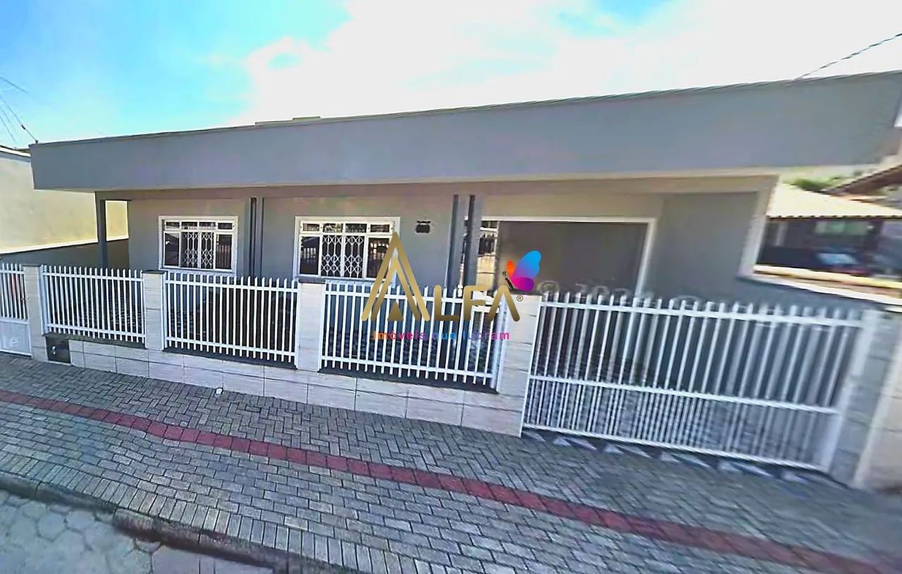CASA AMPLA COM 5 DORMITÓRIOS NO CENTRO DE NAVEGANTES-SC - Foto 2