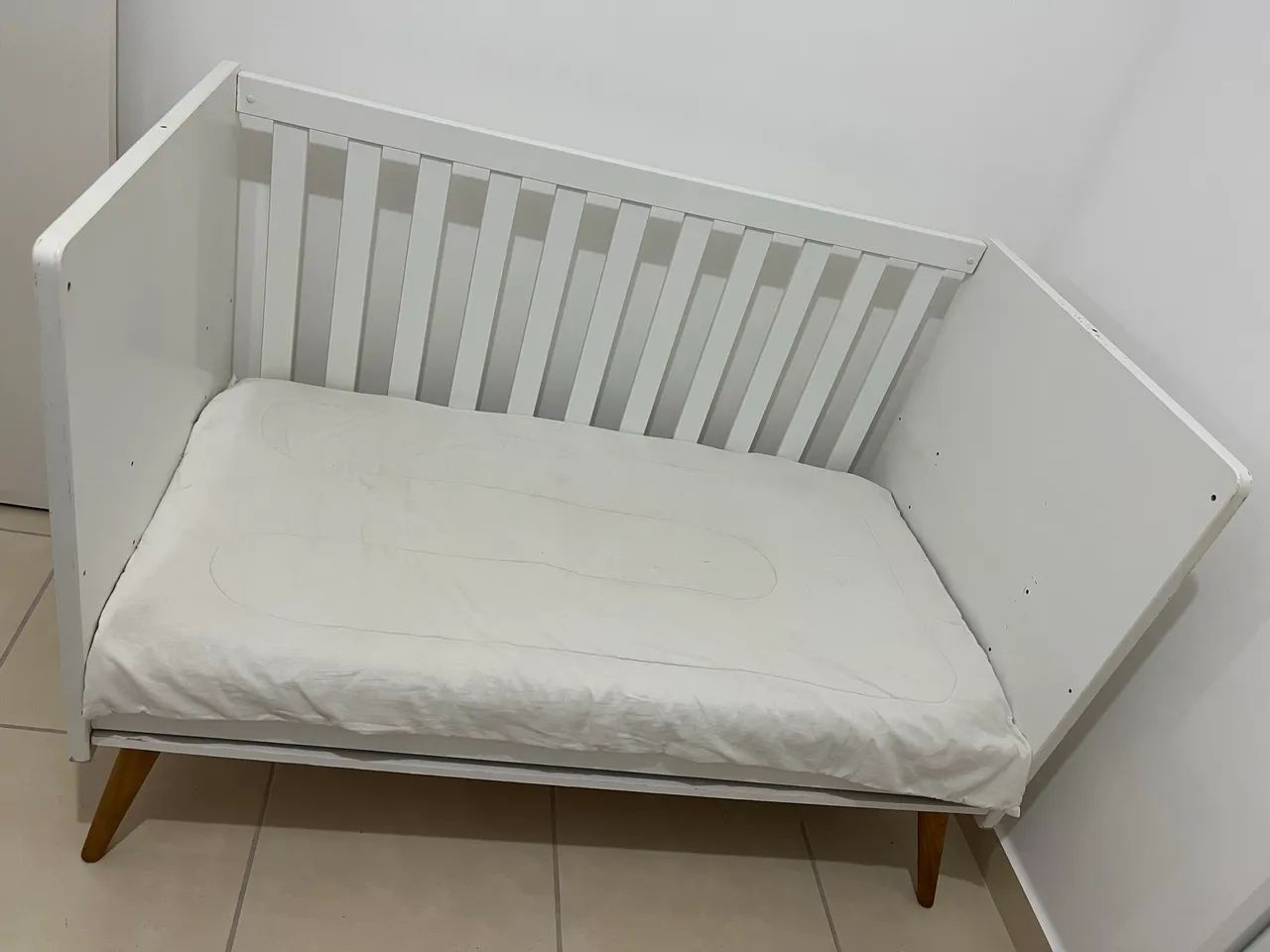 Vende-se berço/cama com colchão - Foto 2