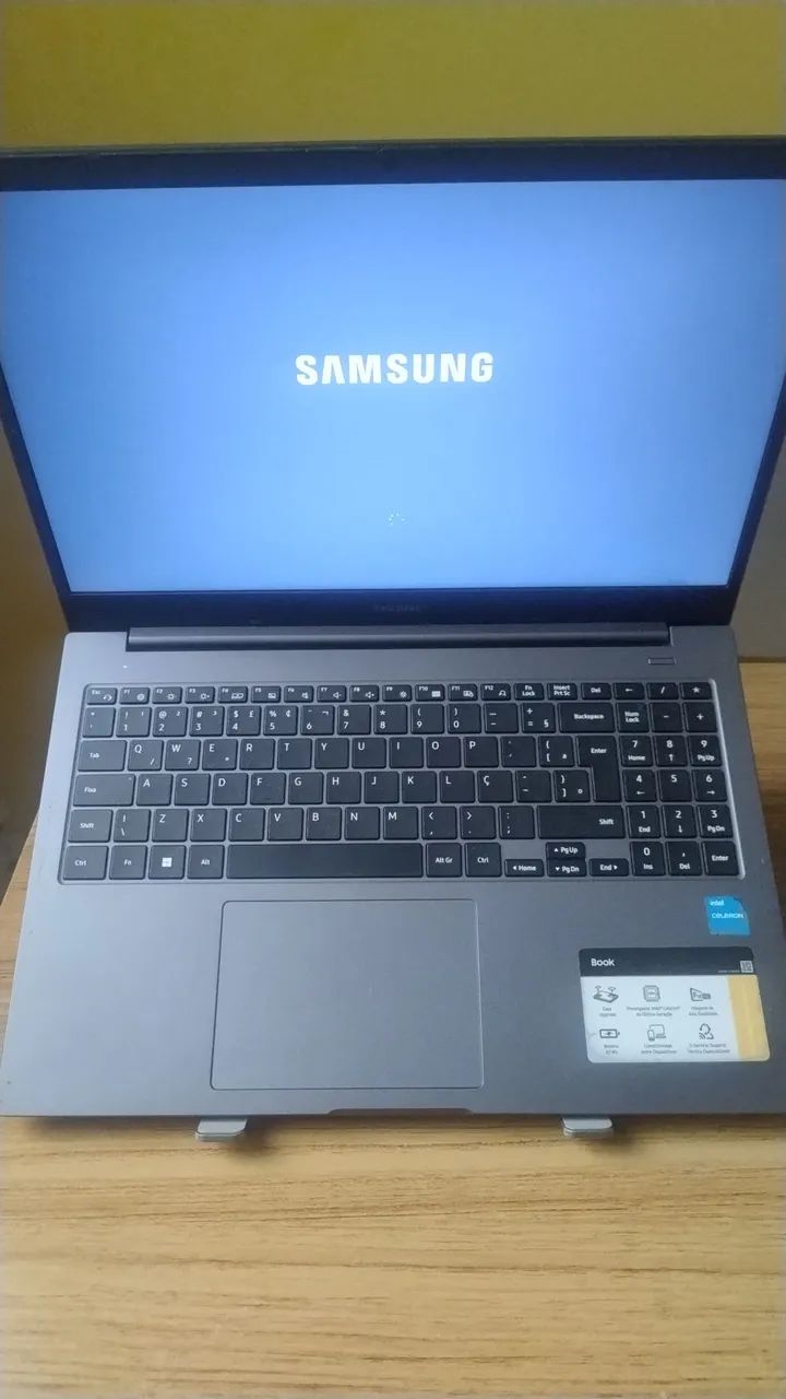 NOTEBOOK SAMSUNG BOOK, 4 GB RAM, HDD 500 TOSHIBA, DDR4, TELA GRANDE 15.6 TUDO FUNCIONANDO  - Foto 3