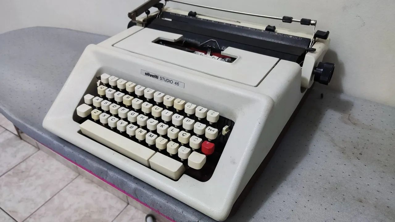 Máquina de Escrever Olivetti Studio 46 Relíquia Funcionando Perfeitamente - Foto 6