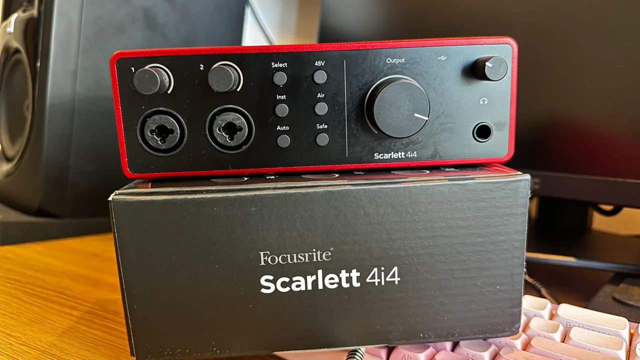 Focusrite Scarlett 4i4 4ª Geração 6 Meses de Uso Completa