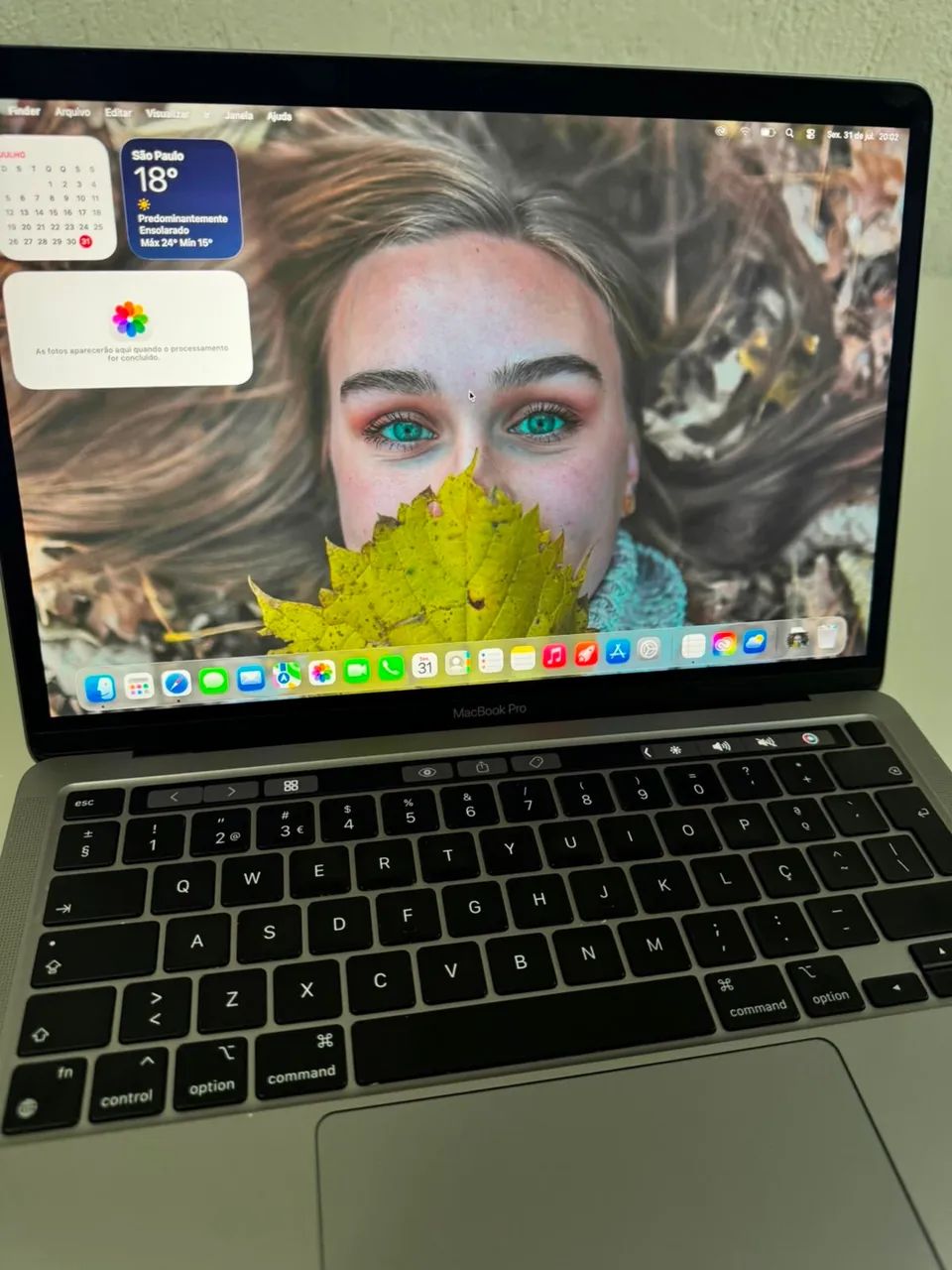 MacBook Pro M2 
