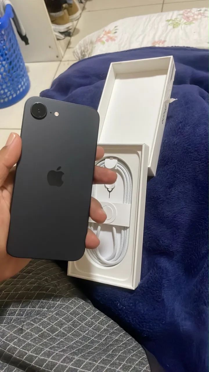 iPhone 16e na Caixa (ZERADO) 