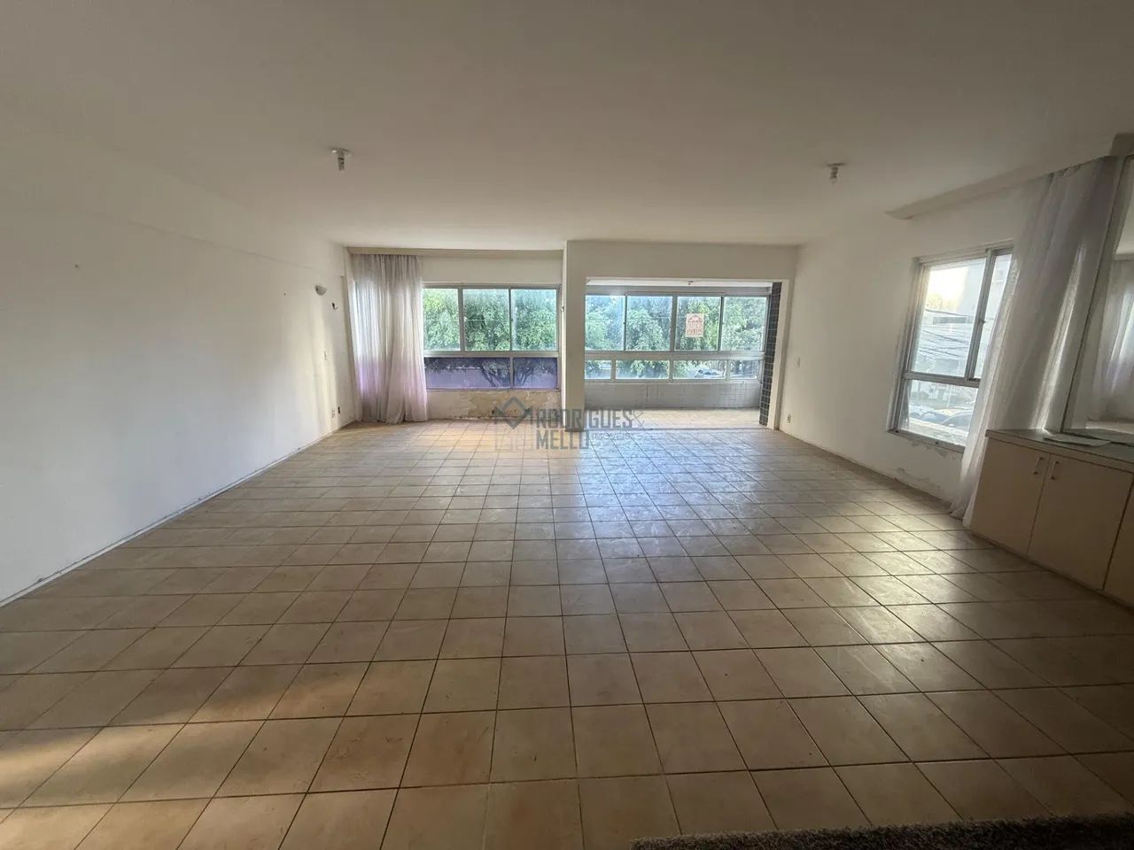 Apartamento em Setúbal - 186 m2 - 3 Quartos (2 Suítes) - Recife/PE
