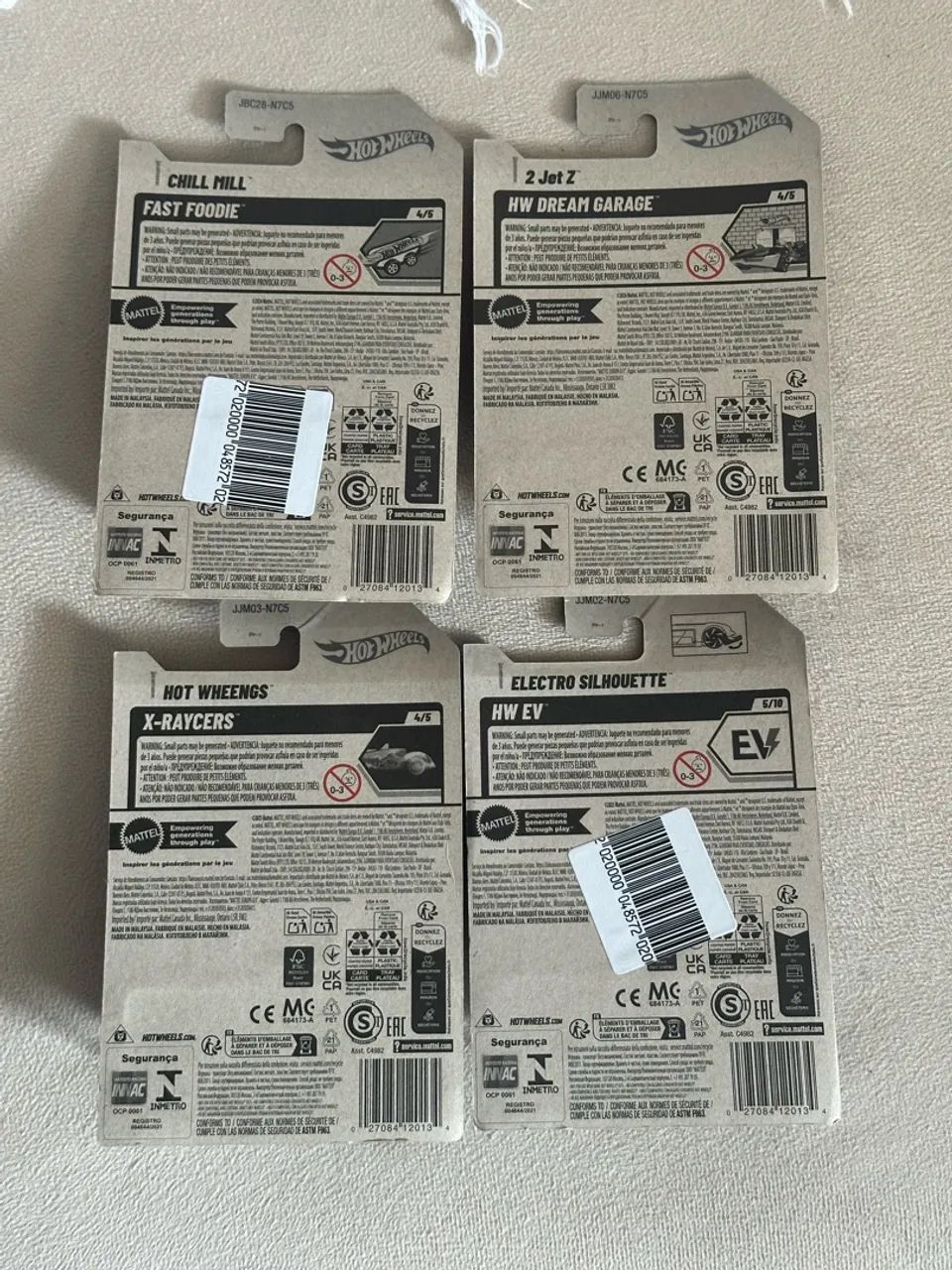 Lote com 4 Thunt Hotwheels  - Foto 2