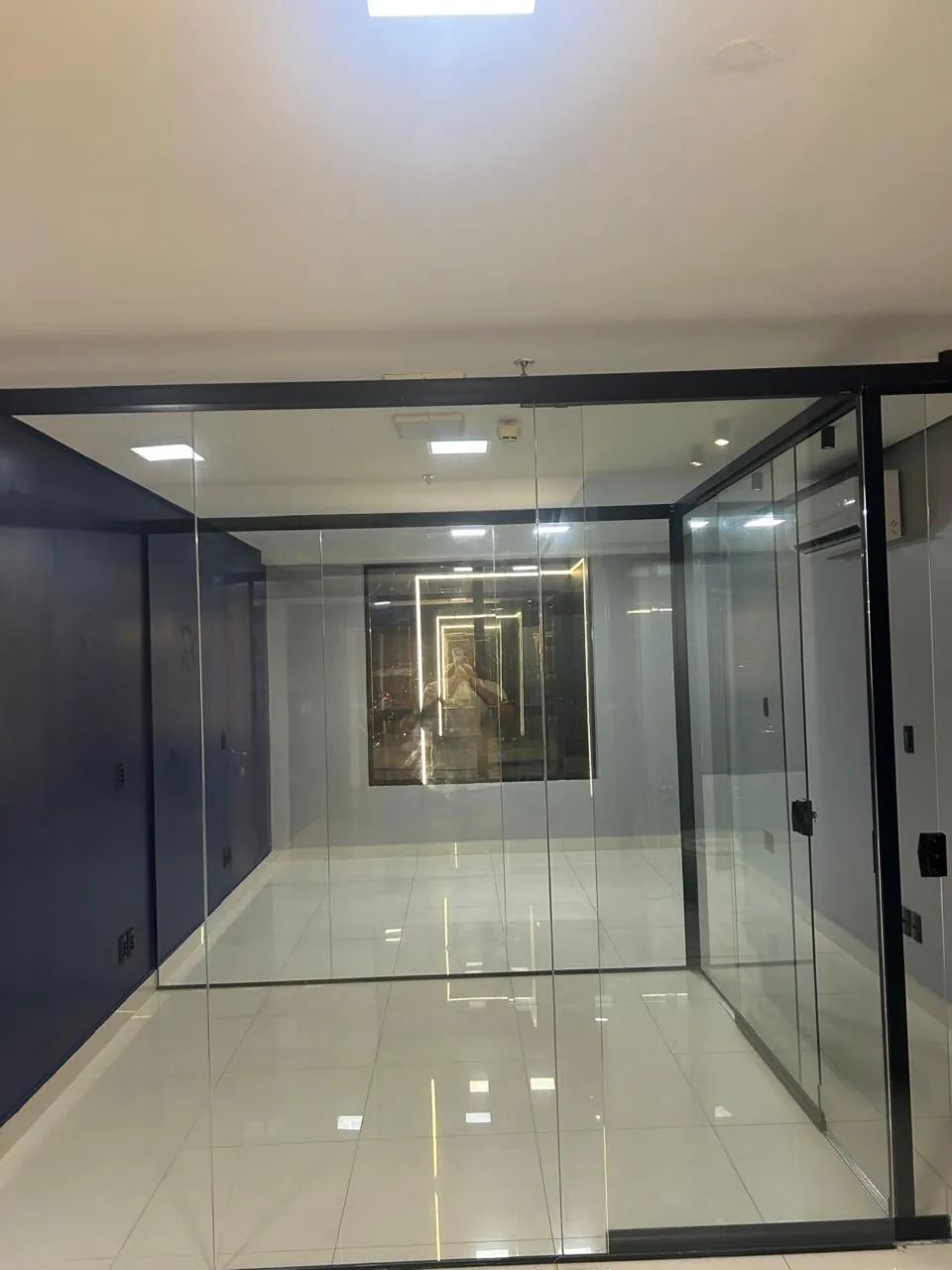 ALUGA-SE SALA COMERCIAL - LOURENÇO OFFICE