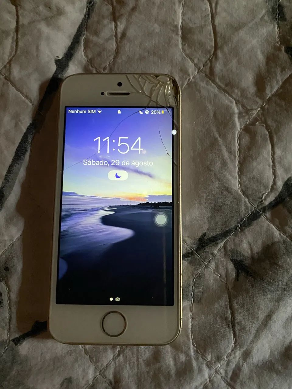 iPhone SE Dourado Usado