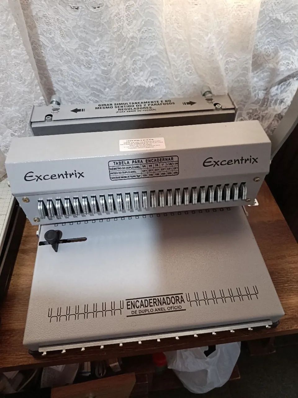 Encadernadora excentrix 2x1 - NOVA