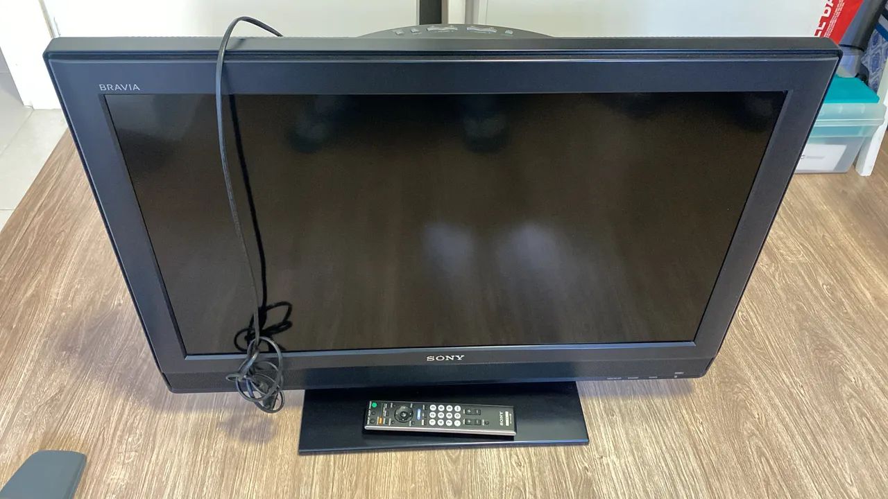 TV Sony Bravia 32? LCD - Perfeita, com controle e base - Foto 2