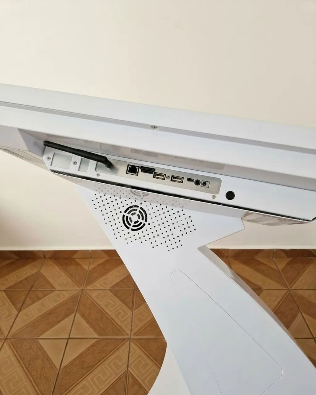Totem / Painel Digital Interativo 43" Touch Screen - Foto 4