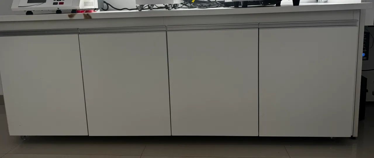 MESA EM MDF 4 PORTAS 210CM 
