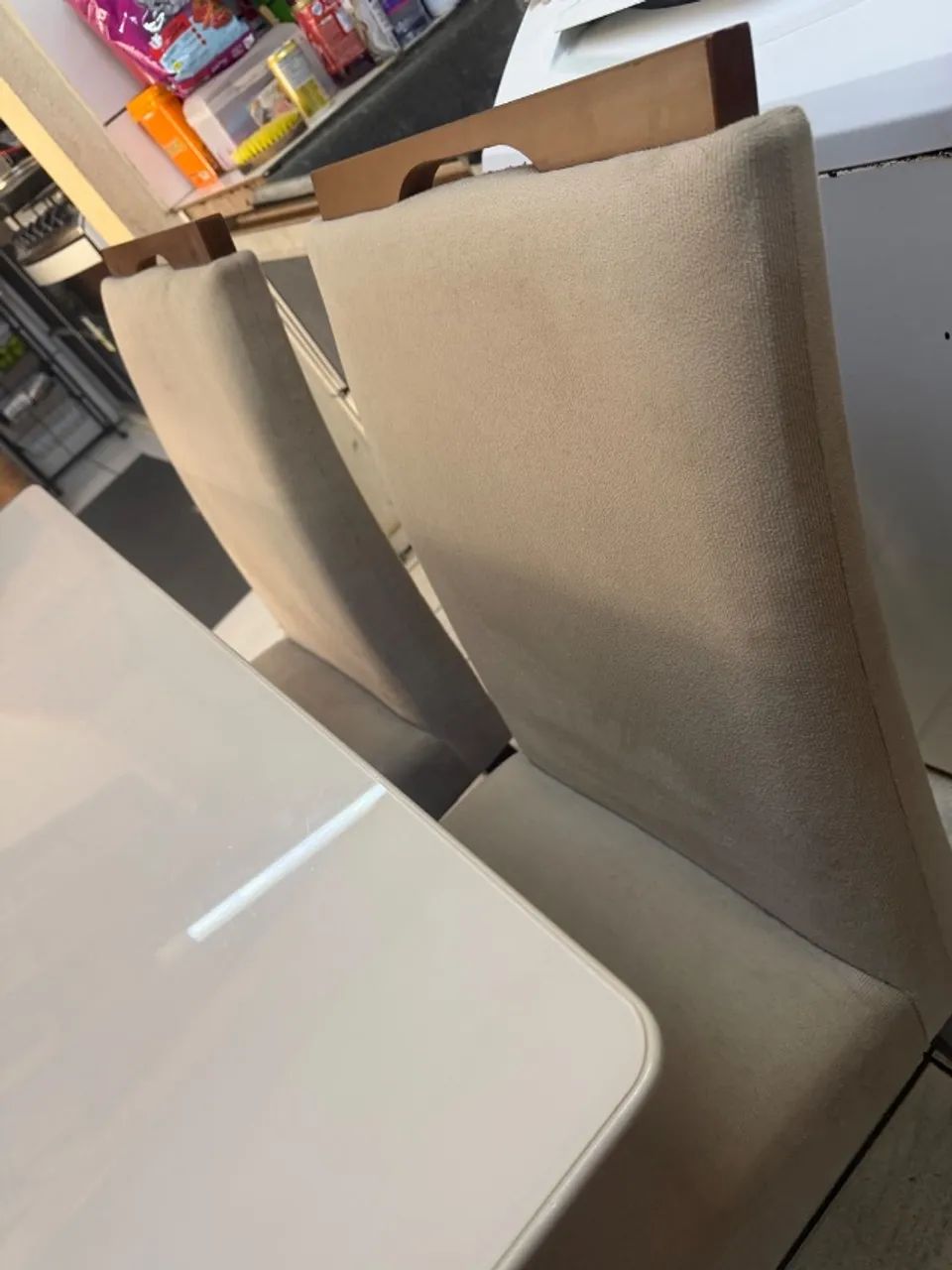 Mesa de jantar com 4 cadeiras