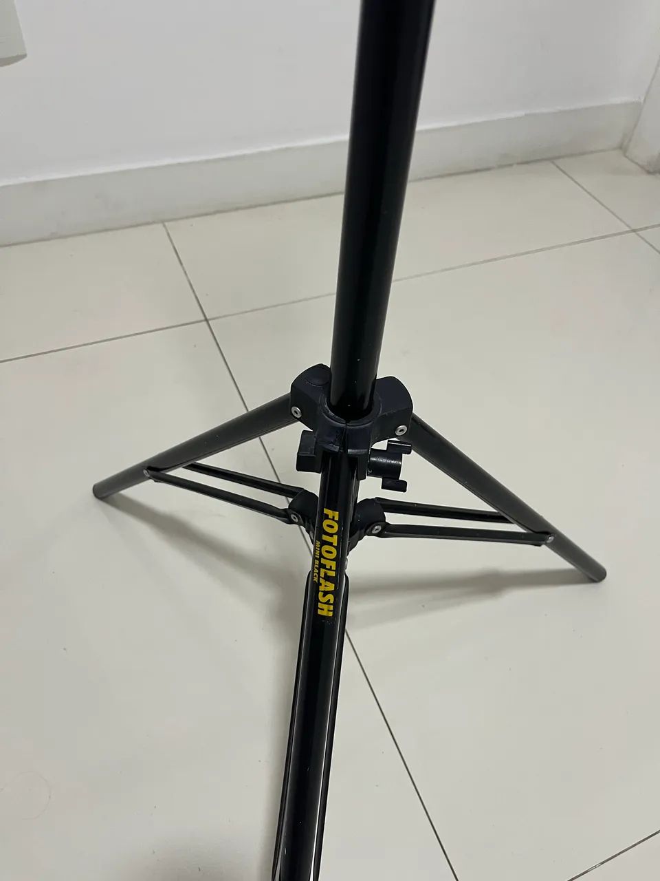 Tripé Atek