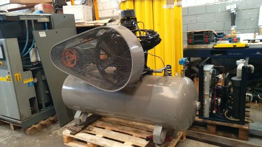 Compressor de Ar de 40 Pés (15 Hp) - Foto 2