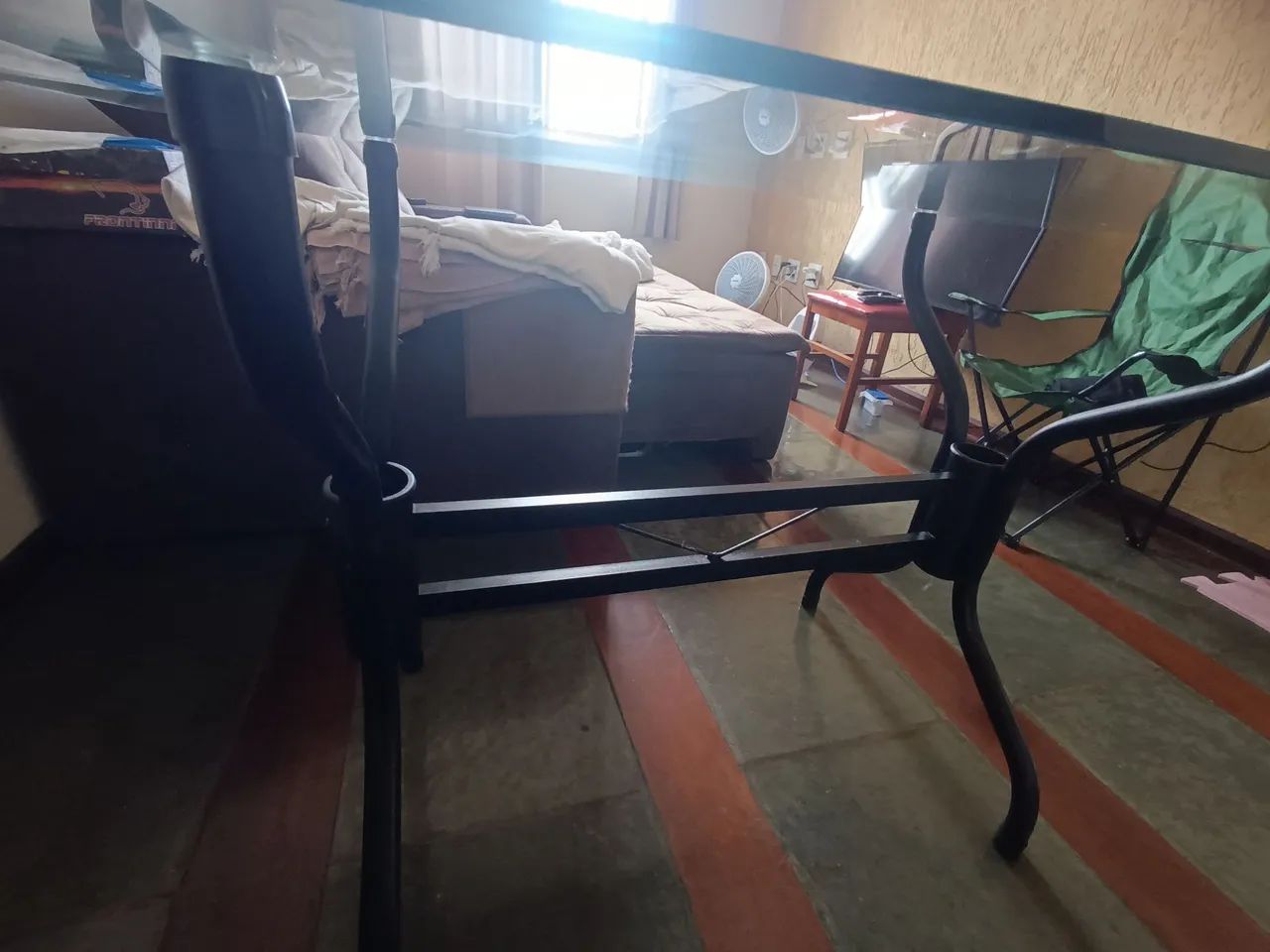 Mesa para 6 lugares e tampo de vidro - Foto 4