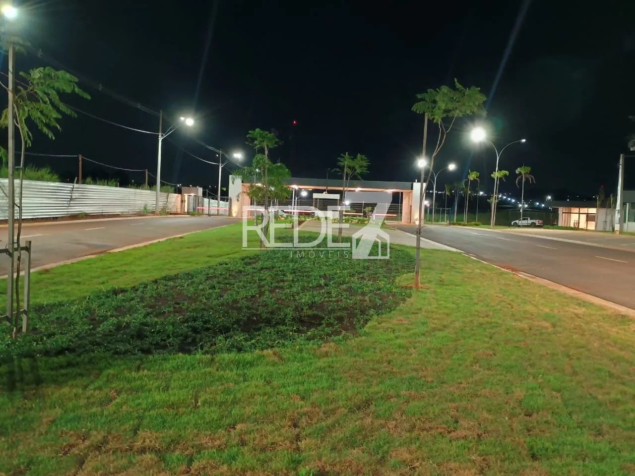 Terreno à Venda no Condomínio Urbe 365 - Paulínia - 250 m²