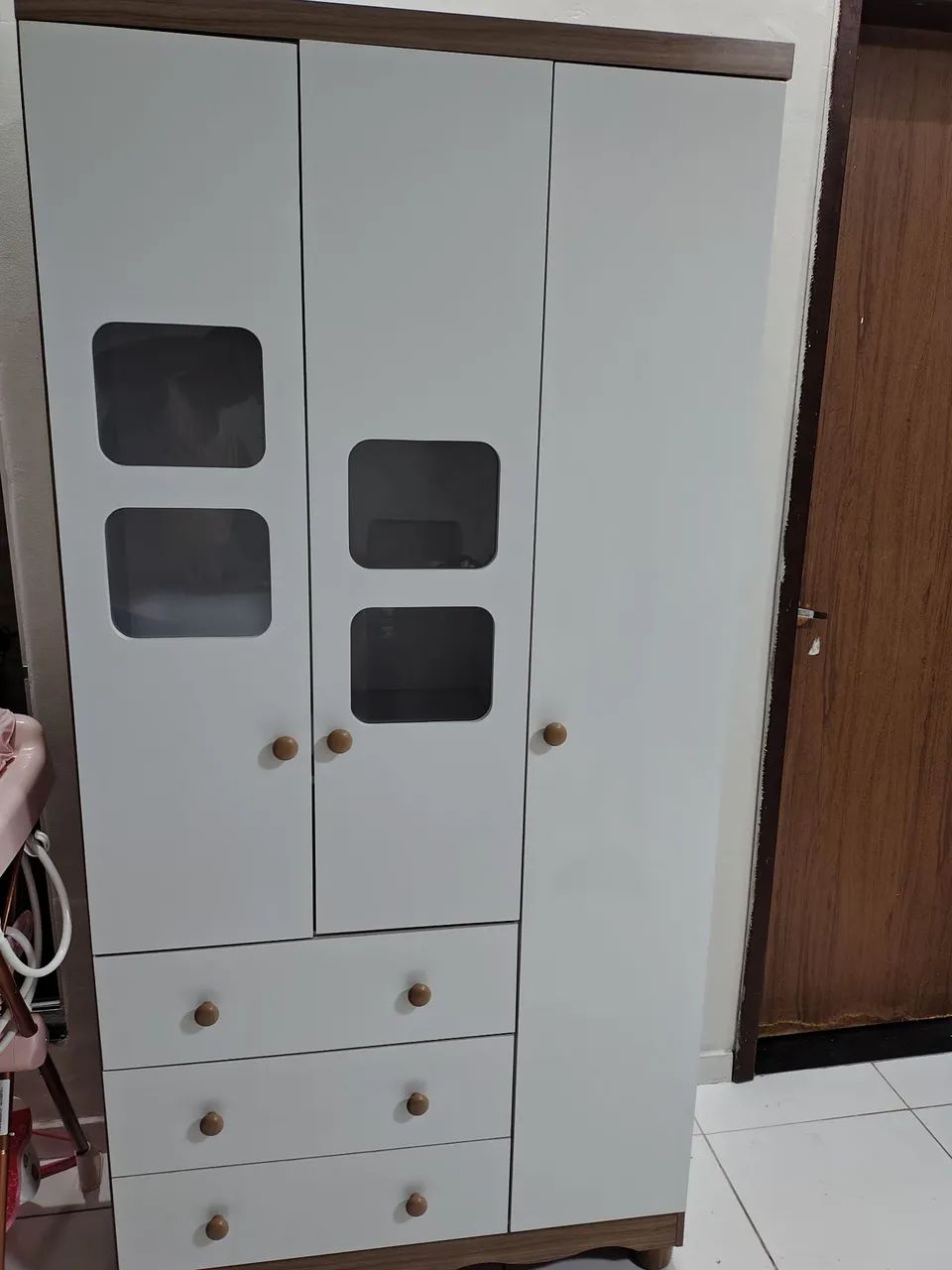 Vende-se guarda roupa e cômoda infantil 