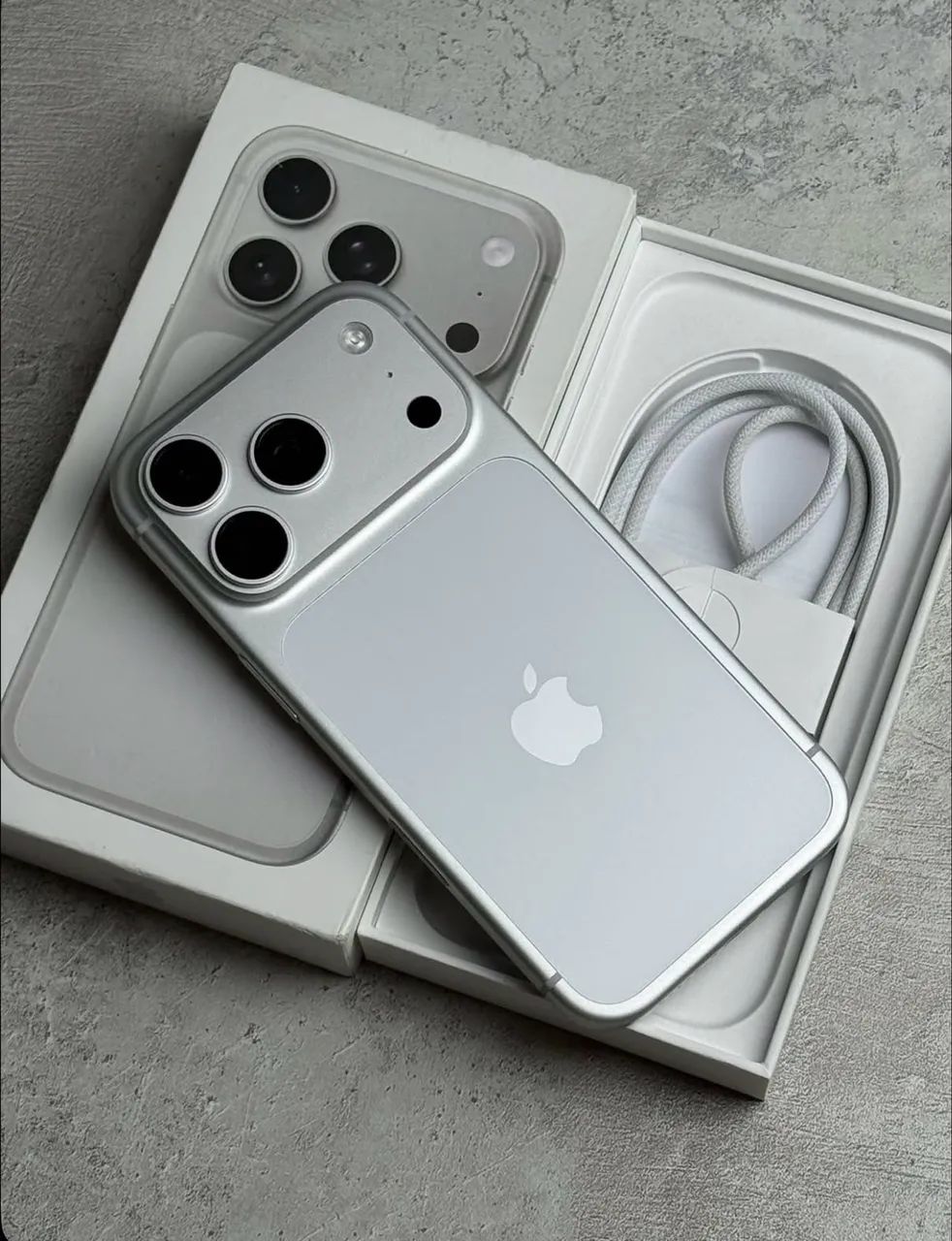 iPhone17 Pro シルバー 256GB iPhone 17 Pro 256Gb Lacrado Silver - Celulares e Smartphones