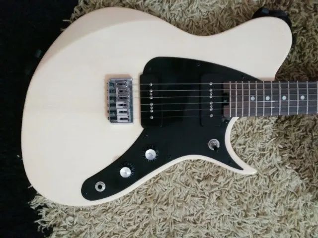 Guitarra Aria Pra II Flying Joy - Foto 3