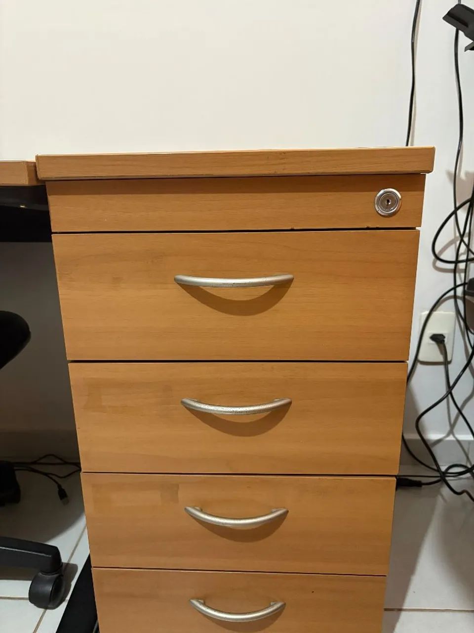 Conjunto Mesa escritório com armário e gaveta  - Foto 5