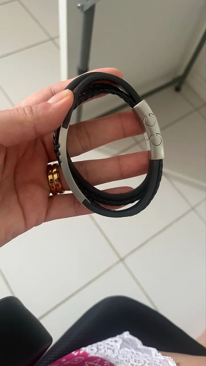 Vendo pulseira Vivara masculina, em couro preto e aço. Nunca usada.  - Foto 3